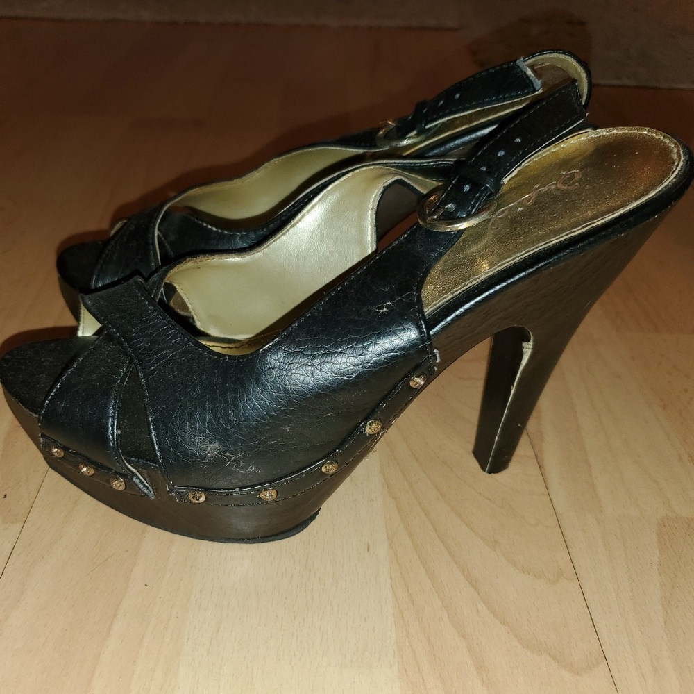 Qupid Black Strappy Heels
